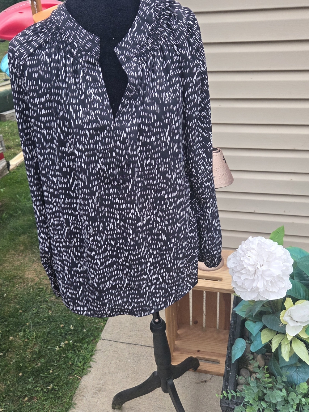 Simply Vera Women's Large Black & White Printed Long-Sleeve Blouse